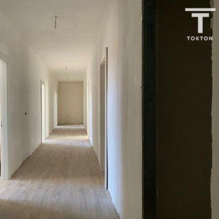 AFFITTO, 2 AMBIENTI COMMERCIALI, DONIKA CENTER, VIA MINE PEZA, TIRANA