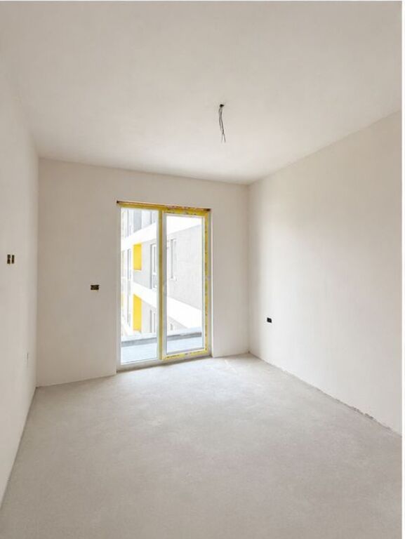 APARTAMENT 1+1 + PARKIM PER SHITJE TEK UNIVERS CITY