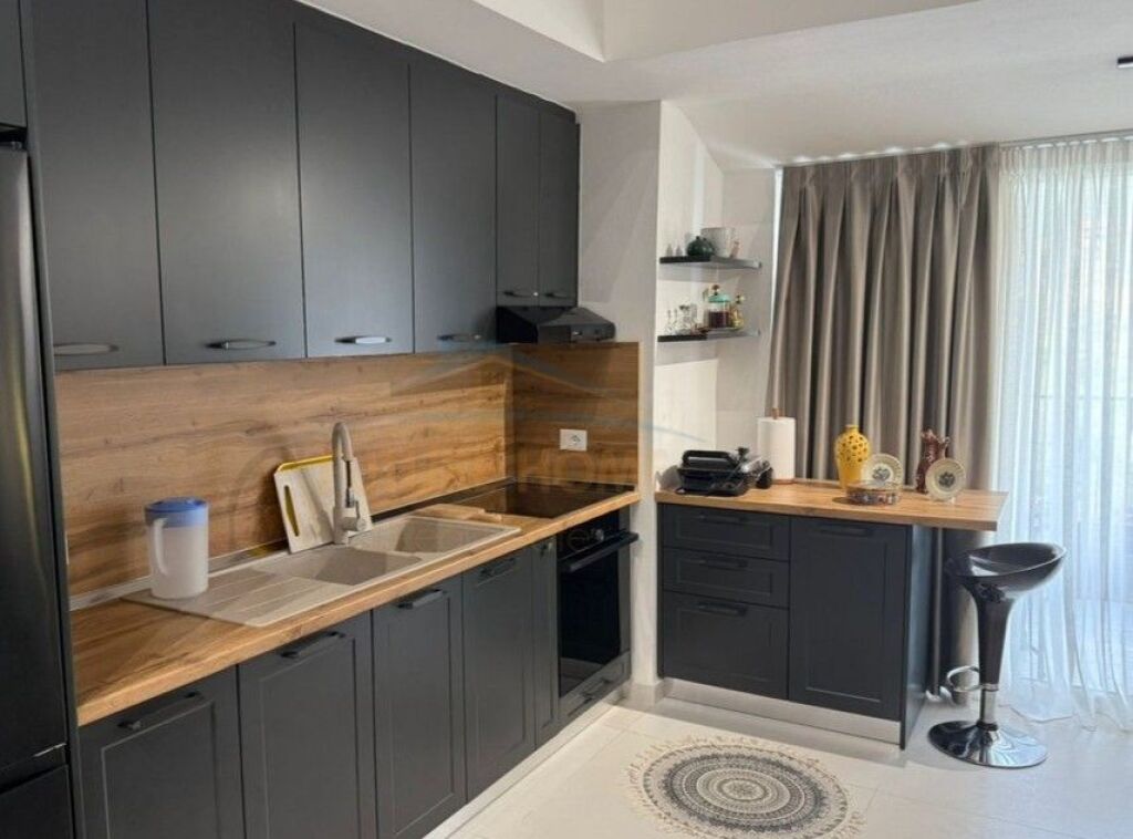 Shitet, Apartament 1+1, Rezidenca Jaho, Fresku, Tirane.