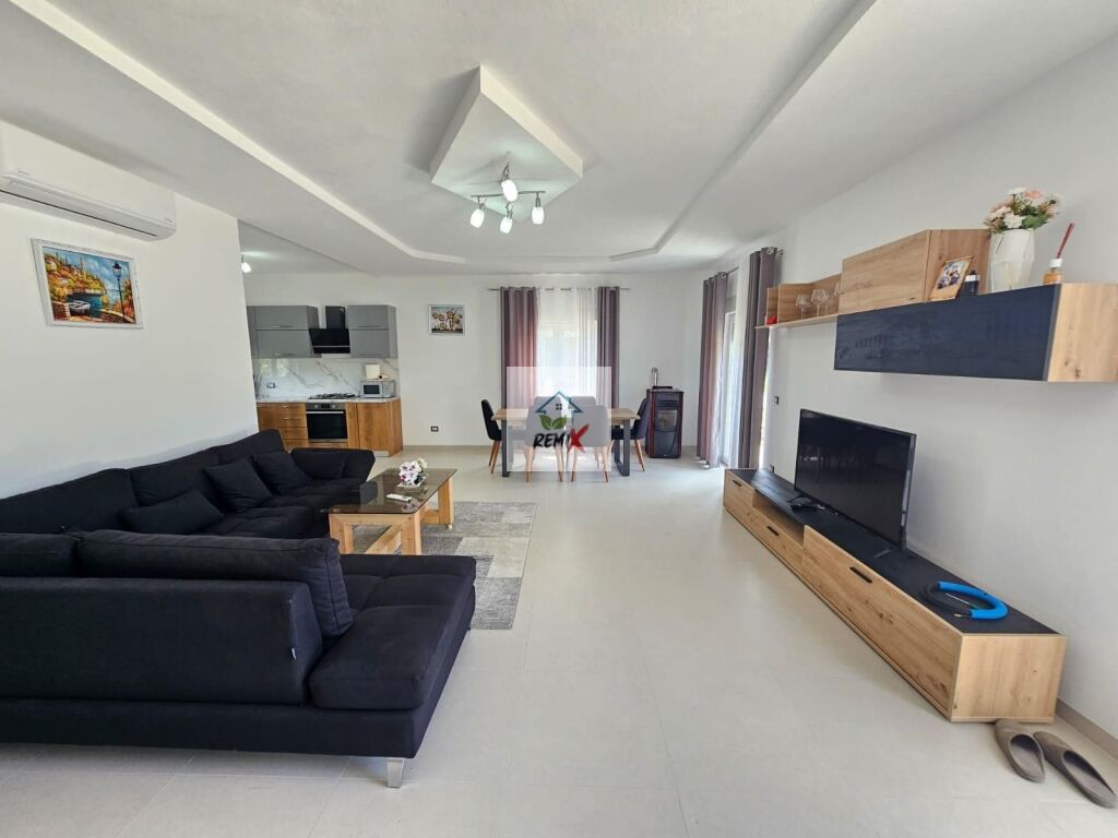 🏡 SUPER VILË LUKSOZE ME QERA – SHËNAVLASH, DURRËS