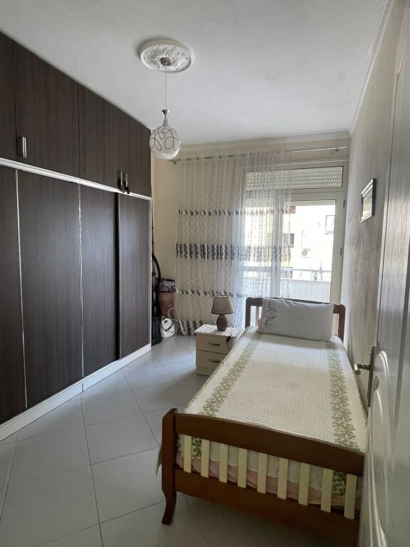 🏡 **JEPET ME QERA APARTAMENT 2+1 PRANË KAZAZIT**