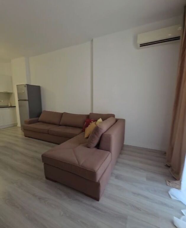 In affitto 1+1+ parcheggio E88 Laprake 550 mila leke