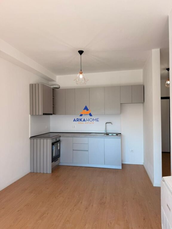 AFFITTASI APPARTAMENTO 2+1+2+BALCONE PRESSO “RESIDENCA STAR BOSKO” 65000 LEK