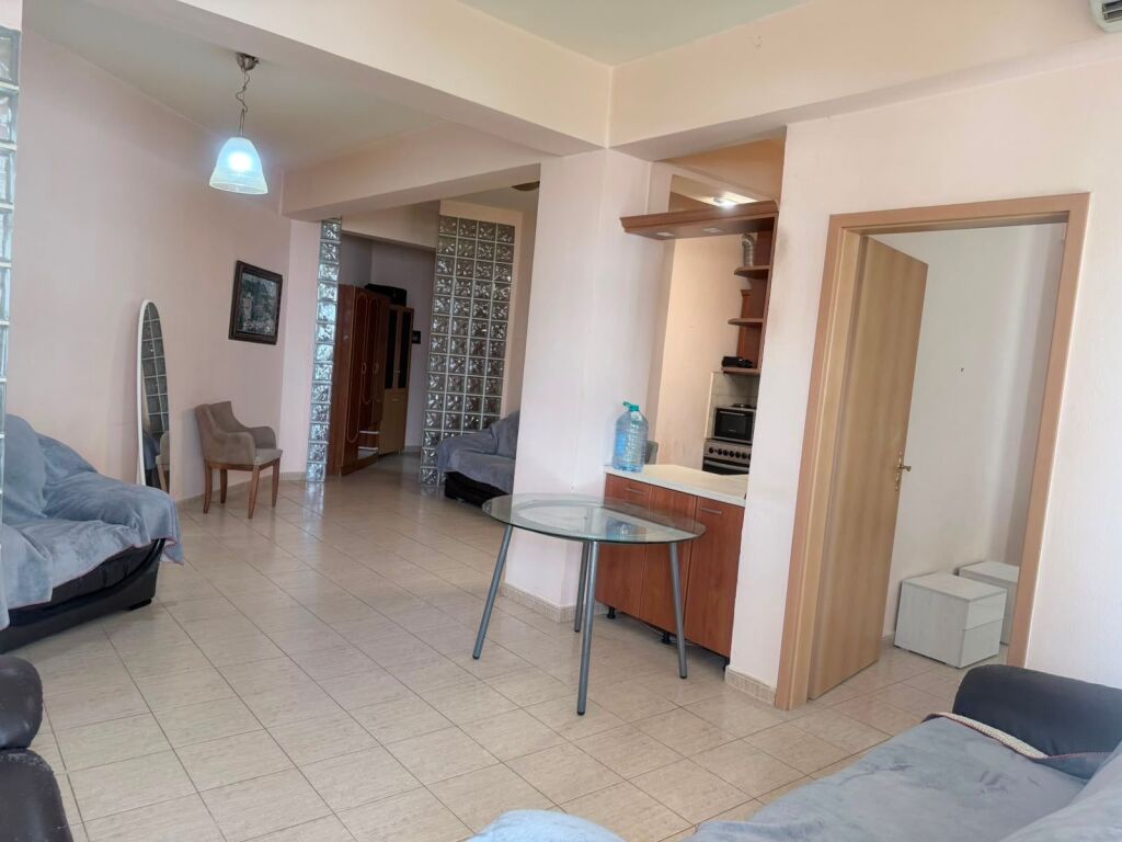 🏡 SHITET Apartament 2+1📍Prane Globe, Rr. e Kavajës