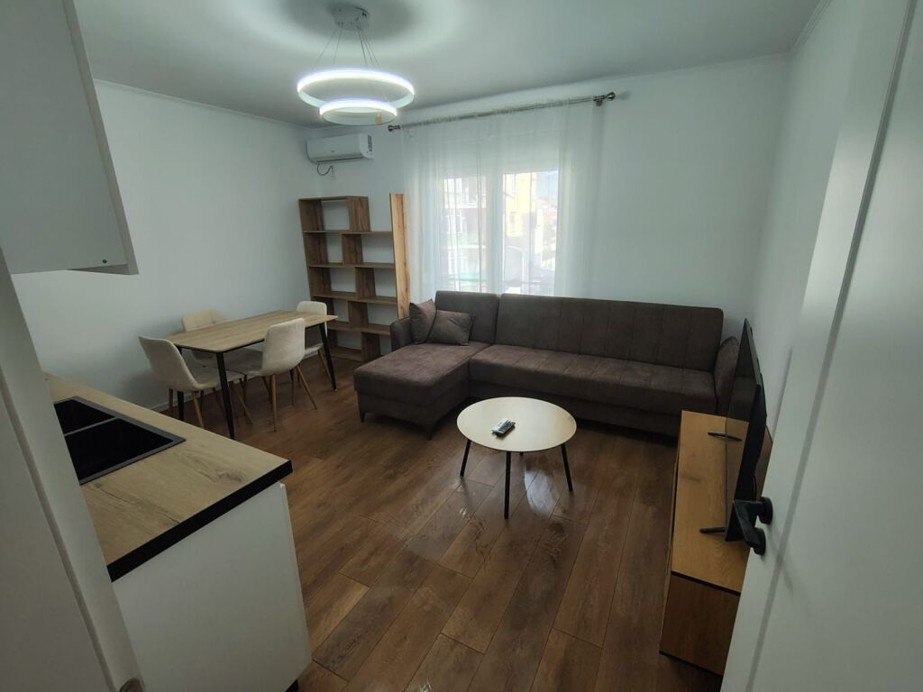 Jepet me qira 1+1 Kinostudio Te UET 500€