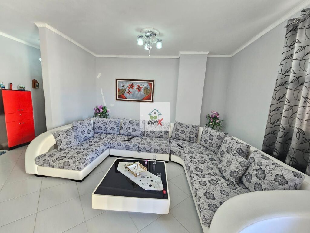 JEPET ME QERA APARTAMENT 2+1 PRANE KAZAZIT