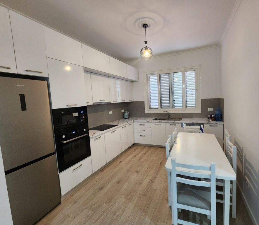 🏡 **JEPET ME QERA SUPER APARTAMENT 2+1 PRANË VALA PARKUT** ✨