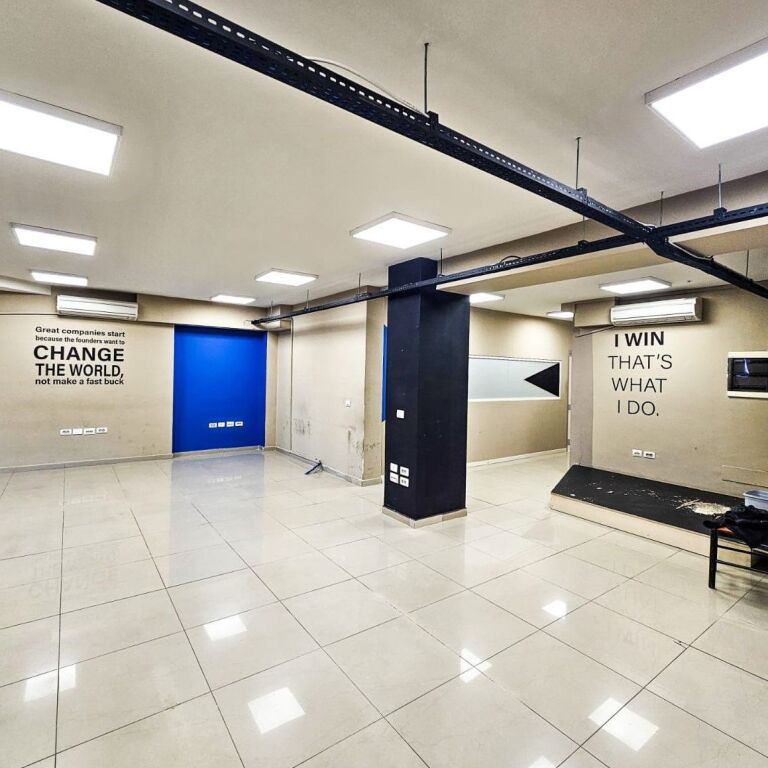 🏡 Vilë Private për Shitje – Liqeni i Thatë, Tiranë ✨