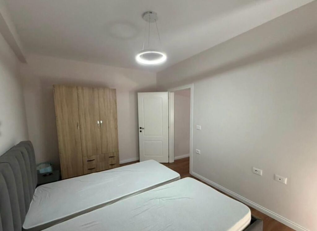 Appartamento in affitto 2+1 - 📍Via Barrikadave, vicino al busto di Vojo Kushi - 750 Euro