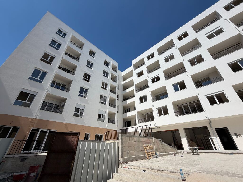 🌊 Shitet Apartament 1+1 📍Golem, Pallatet Alb-Golem