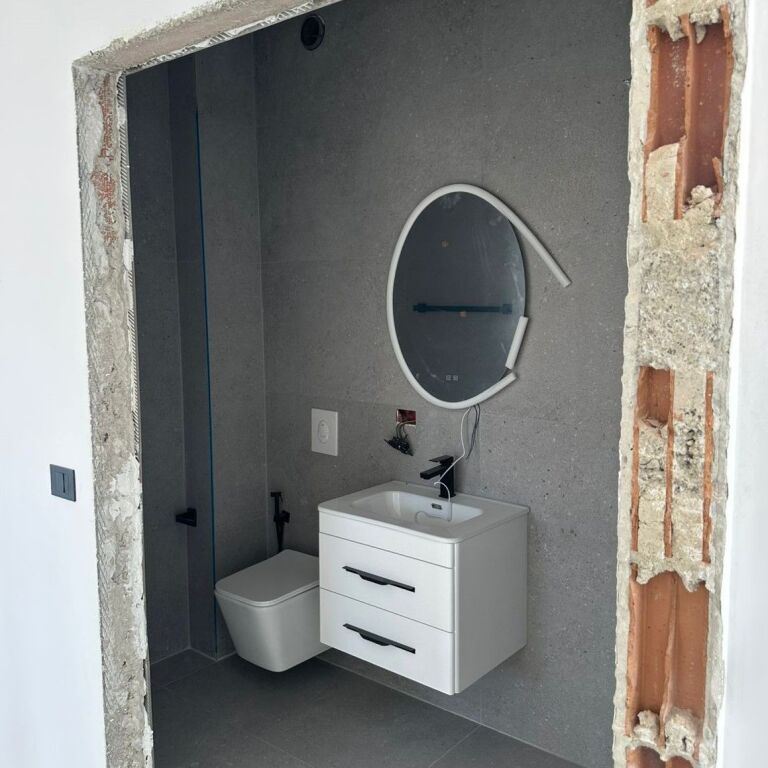 🏡 Vilë Private për Shitje – Liqeni i Thatë, Tiranë ✨
