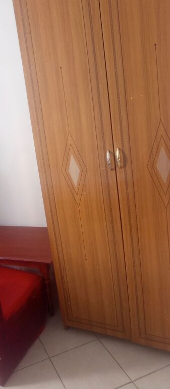 Garsionere 200 euro.Astir