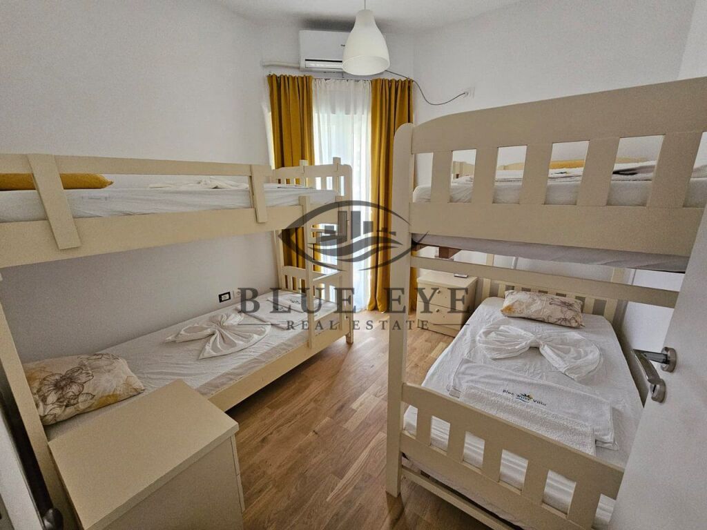 Shitet Vilë Luksoze Pamje Deti dhe Pishine , ne Durres!