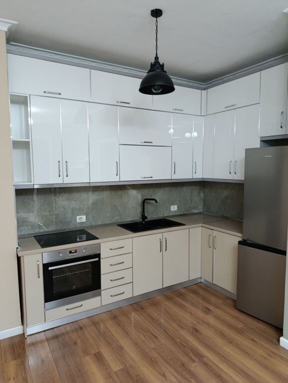 Qera | Apartament 1 + 1 | Rruga 5 Maji | 450 €/muaj