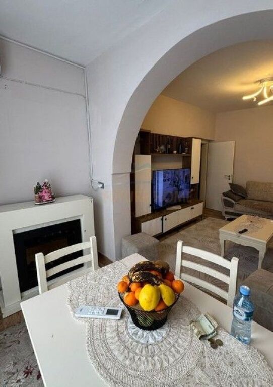 Shitet, Apartament 1+1+ Verande, Kinostudio, Tiranë.