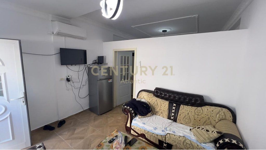 Garsoniere 1+1 Për Shitje në Plazh Hekurudha, Durrës