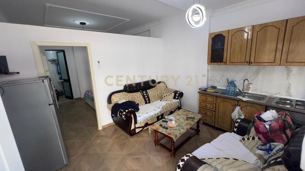 Garsoniere 1+1 Për Shitje në Plazh Hekurudha, Durrës