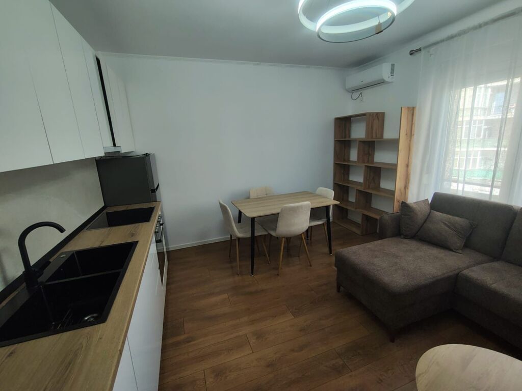 Jepet me qira 1+1 Kinostudio Te UET 500€