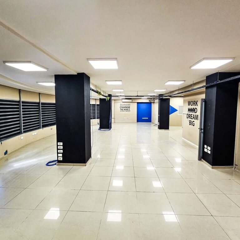 🏡 Vilë Private për Shitje – Liqeni i Thatë, Tiranë ✨