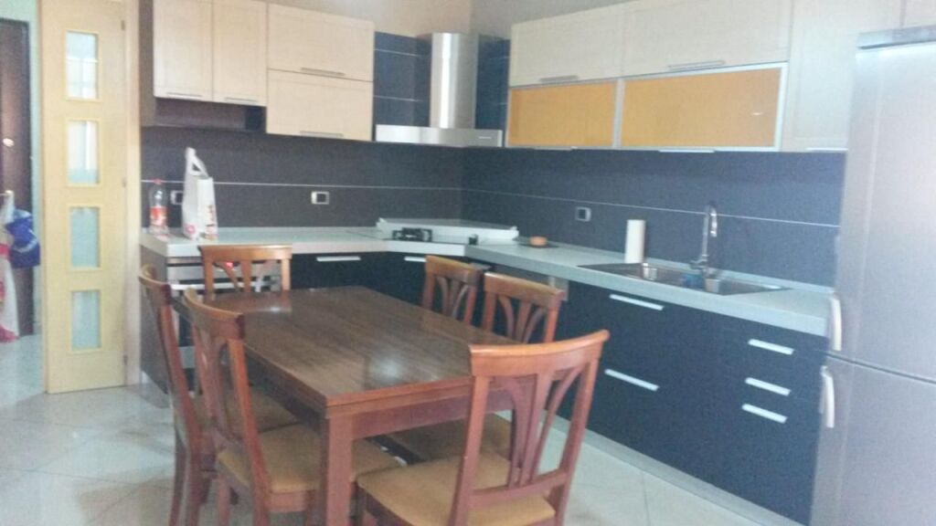 Rent | Apartament 2 + 1 | Rruga Vaçe Zela | 450 €/month