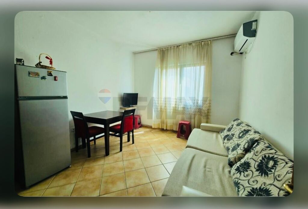 Appartamento 1+1 in Affitto a Komuna e Parisit