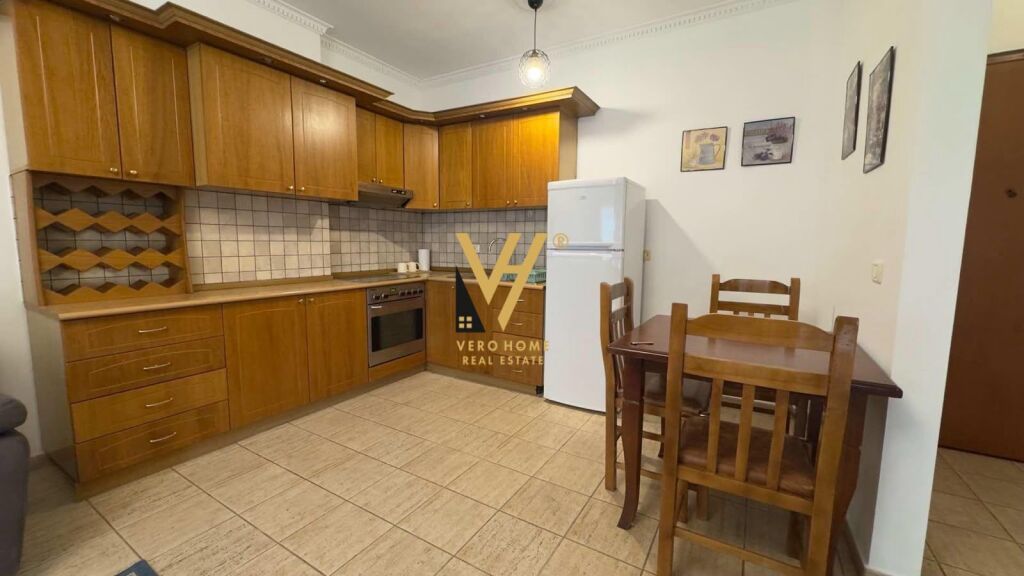JEPET APARTAMENT 1+1+BLK ME QERA PRANE QENDRES 65.000 LEKE