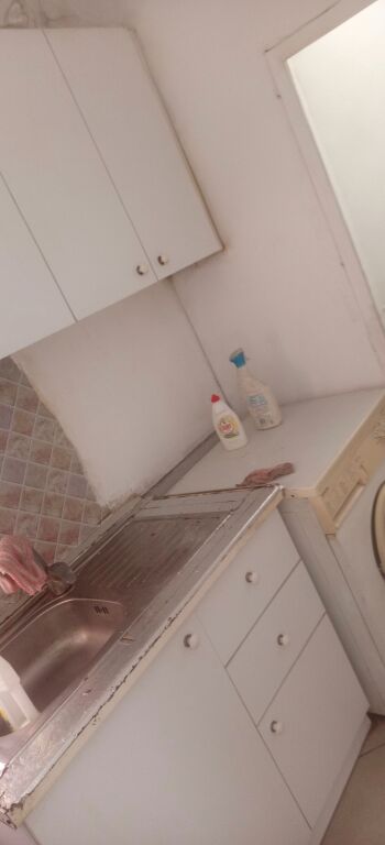 Garsionere 200 euro.Astir