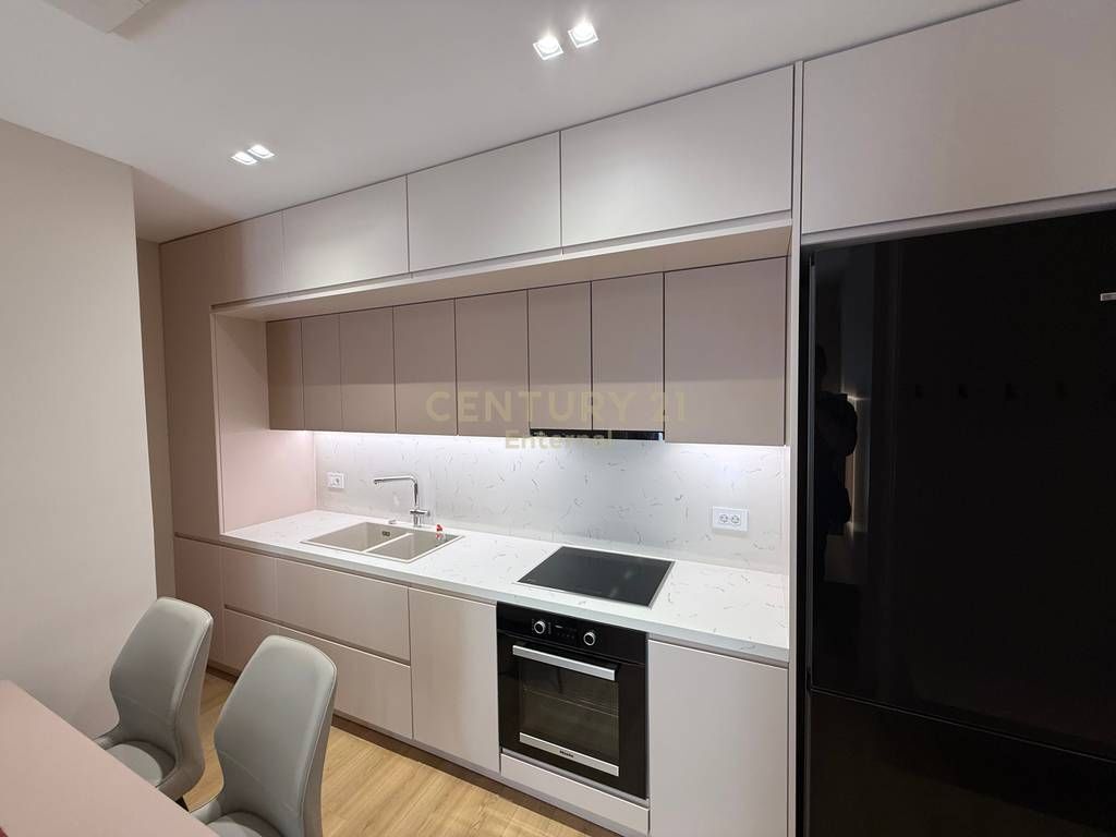 Apartament 2+1+Post Parkimi me qira tek Zogu i Zi 1,000 € /Muaj