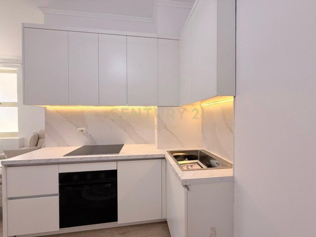 APARTAMENT 2+1 PER SHITJE TE RRETHI NE ASTIR