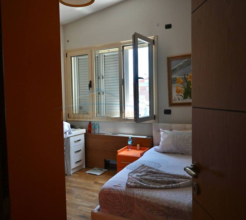 Shitje, Penthouse 3+1+3, Kodra e Diellit