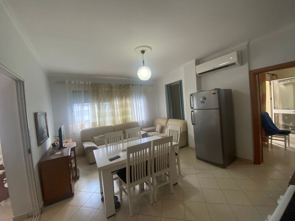 Apartament 2+1 per qera prane Market Aldi Fresk !