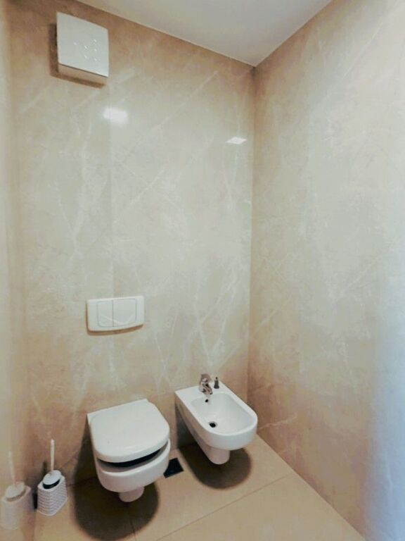 🏢 **Spazio Ufficio in Affitto – Delijorgji**