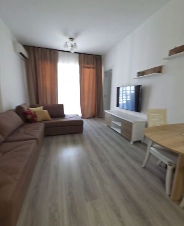 In affitto 1+1+ parcheggio E88 Laprake 550 mila leke
