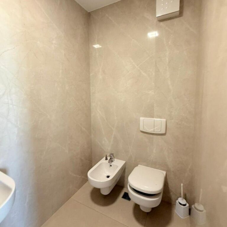 🏢✨ Spazio Ufficio in Affitto – Delijorgji ✨🏢