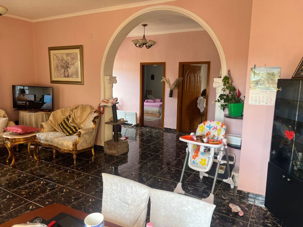 Qera | Shtëpi private 2 + 1 | Ali Demi | 600 €/muaj