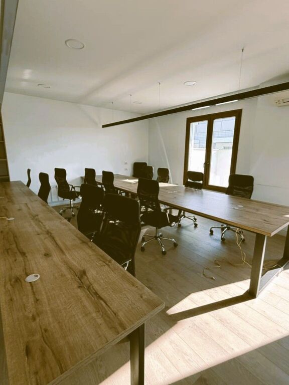 🏢 **Spazio Ufficio in Affitto – Delijorgji**