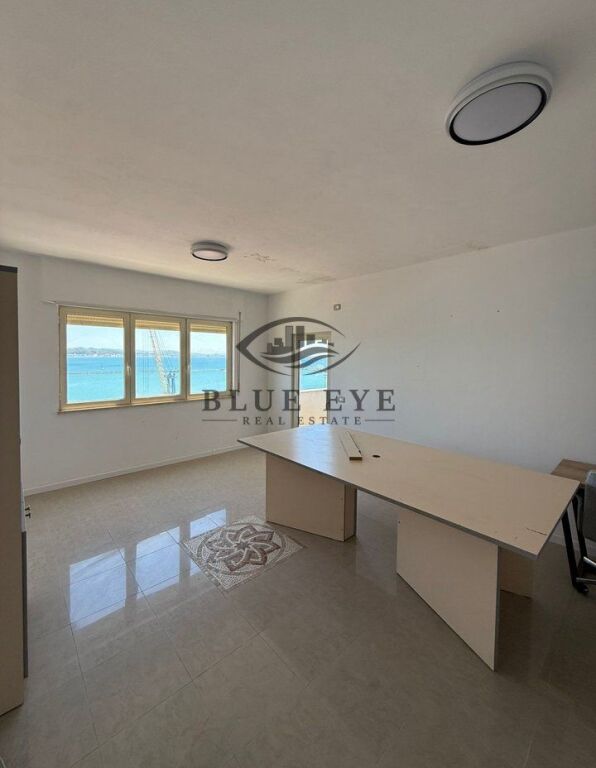 Apartament 3+1 me Qira në Rruga e re e Portit, Durrës