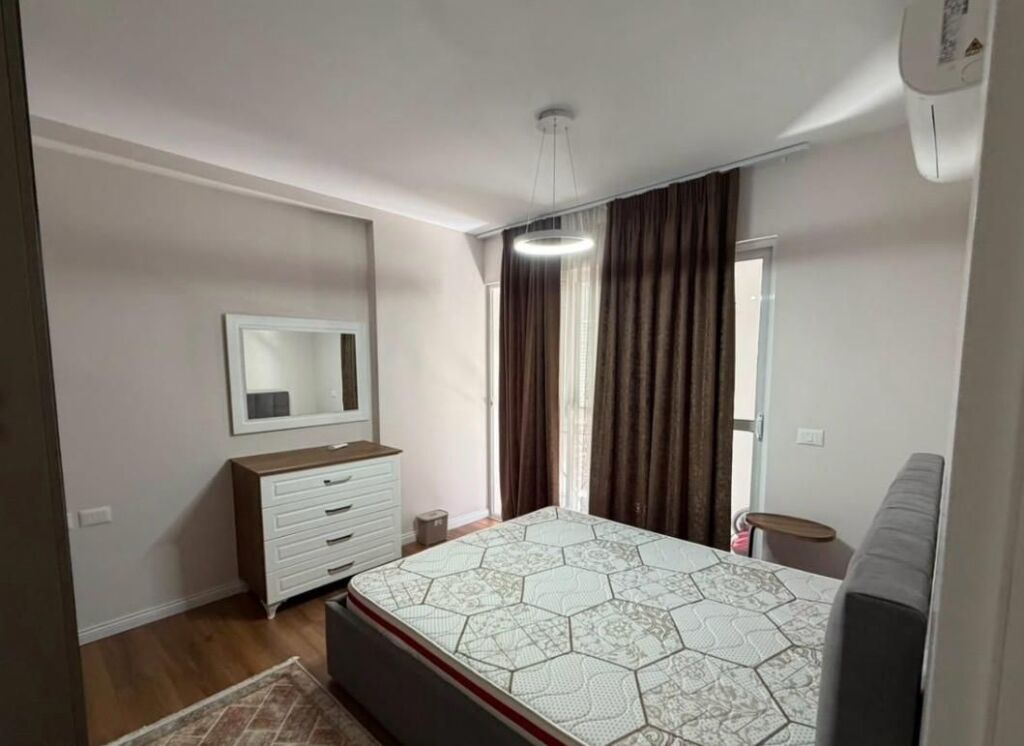 Appartamento in affitto 2+1 - 📍Via Barrikadave, vicino al busto di Vojo Kushi - 750 Euro