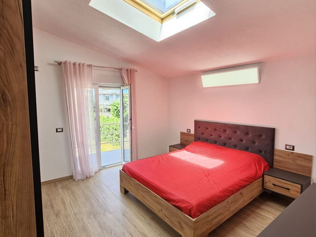 🏡 **SUPER VILË LUKSOZE ME QERA – SHËNAVLASH, DURRËS**