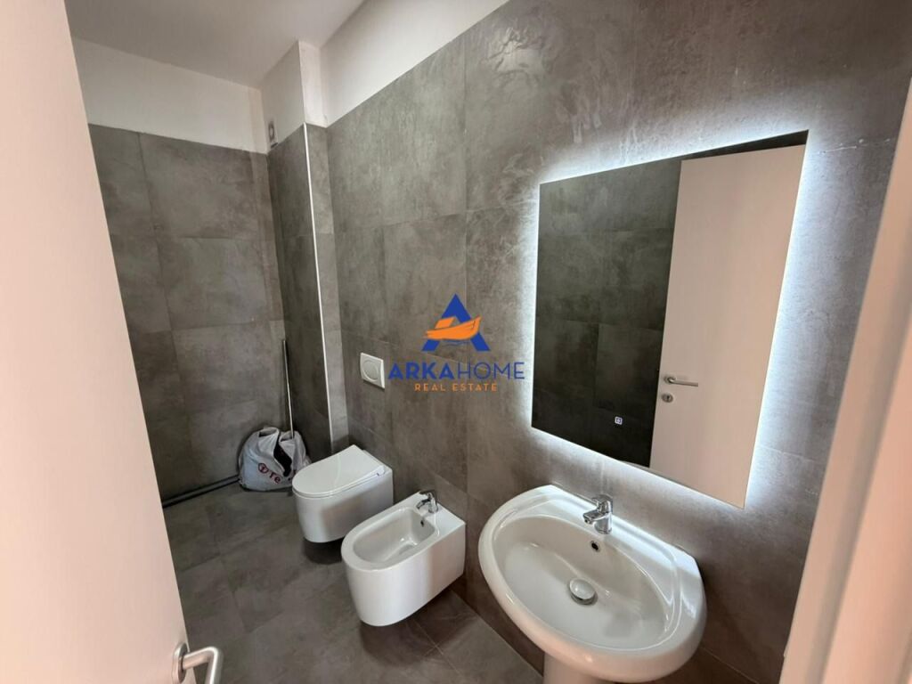 AFFITTASI APPARTAMENTO 2+1+2+BALCONE PRESSO “RESIDENCA STAR BOSKO” 65000 LEK