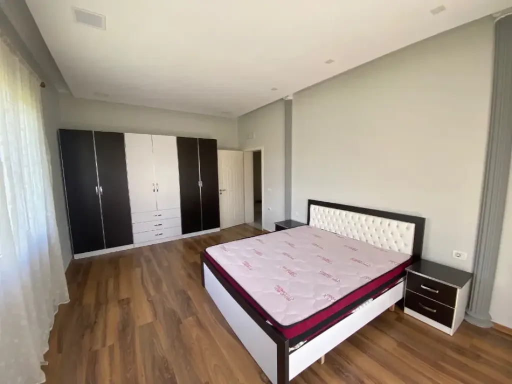 Rent | Apartament 3 + 1 | Rruga Xhebrahimet | 750 €/month