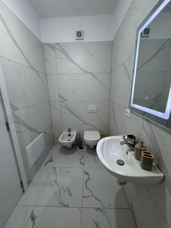 Apartment for rent 2+1+2- 📍5 May, New Garden complex - 600 thousand lek