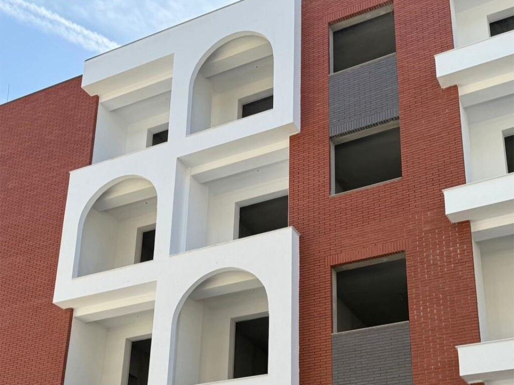 🏡 Shitet Apartament 2+1 – LakeSide Residence, Paskuqan ✨