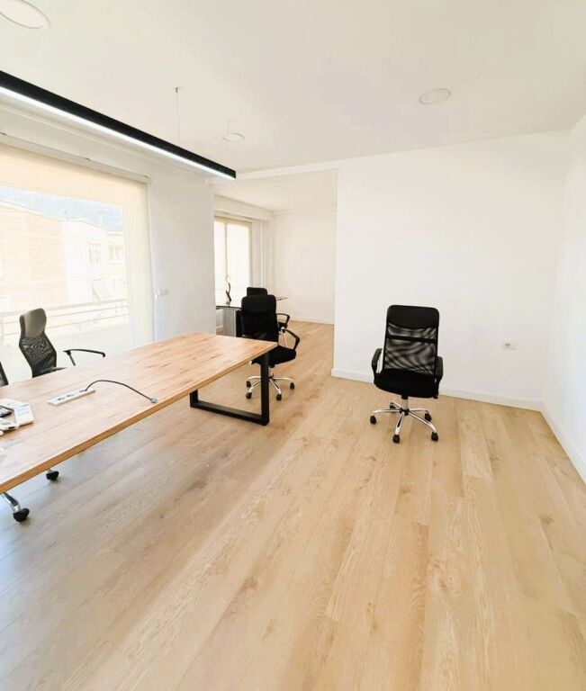 🏢 Ufficio in affitto nel complesso Delijorgji✨