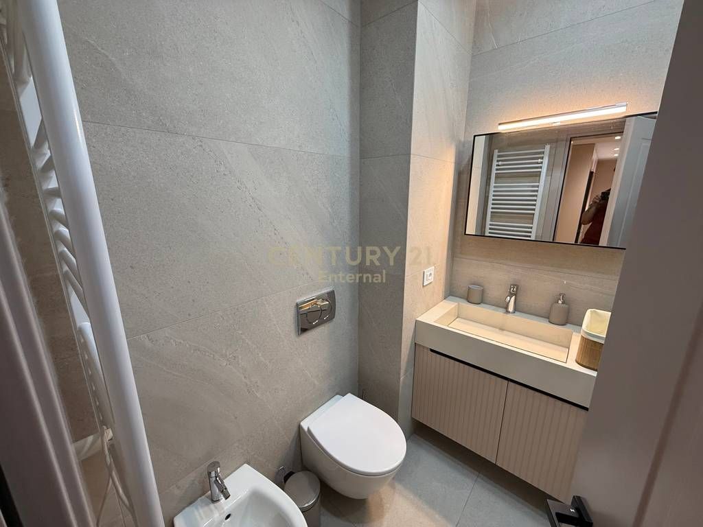 Apartament 2+1+Post Parkimi me qira tek Zogu i Zi 1,000 € /Muaj