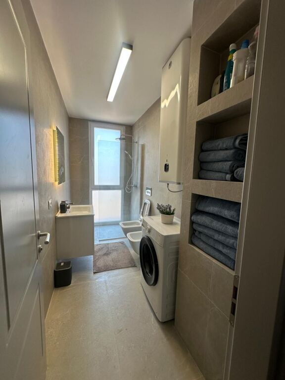 Apartament me Qira Pranë Stacionit të Trenit