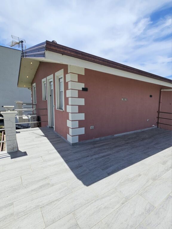 🏡 **SUPER VILË LUKSOZE ME QERA – SHËNAVLASH, DURRËS**