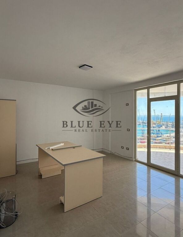 Apartament 3+1 me Qira në Rruga e re e Portit, Durrës