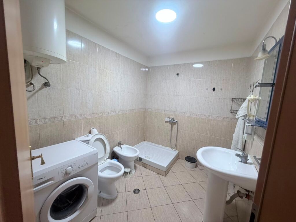 🏡 SHITET Apartament 2+1📍Prane Globe, Rr. e Kavajës