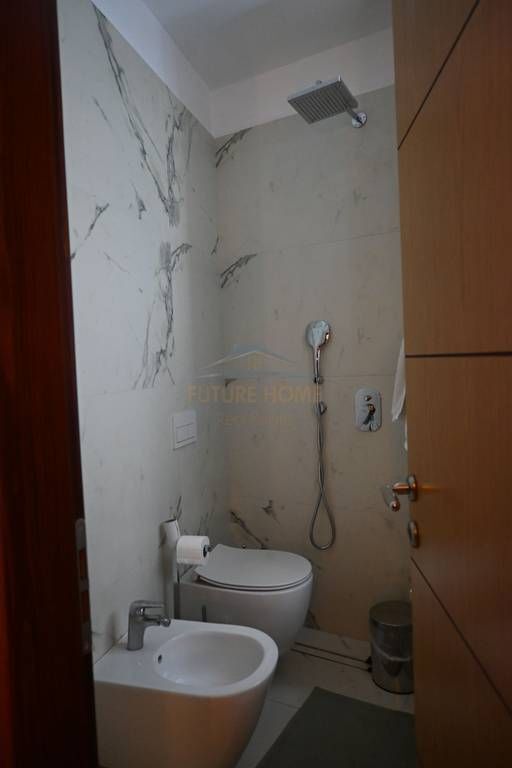 Shitje, Penthouse 3+1+3, Kodra e Diellit